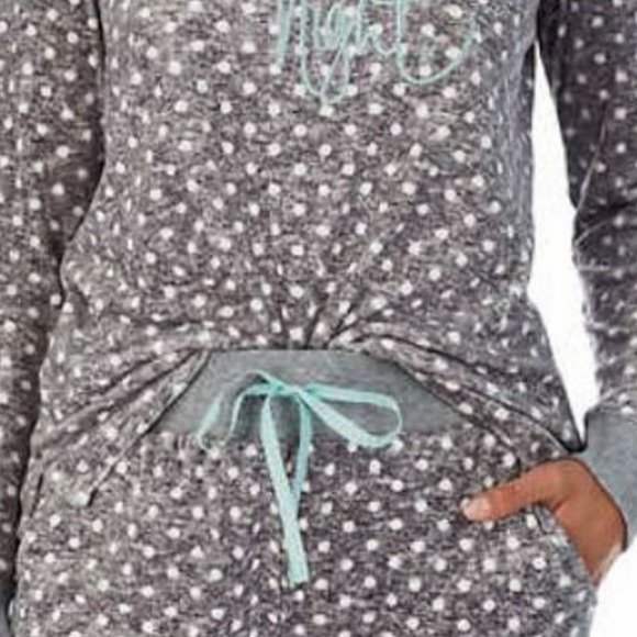 Jane and Bleecker - fleece Pajama Set - Picture 6 of 7